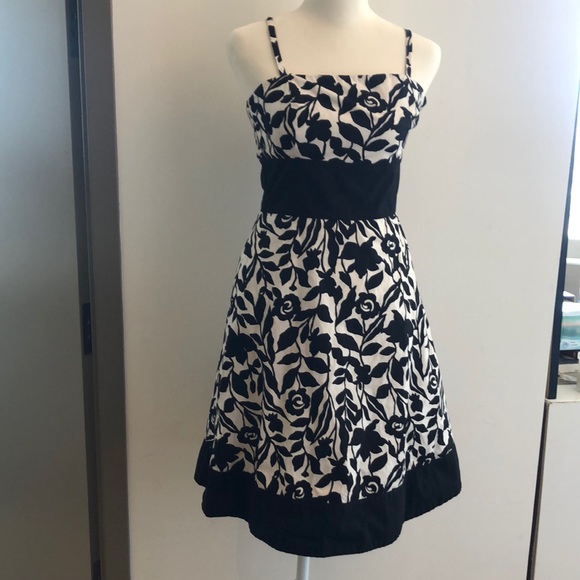 White House Black Market Dresses & Skirts - WHBM Dress